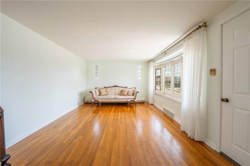 1936 Sylvan Ave, Latrobe, PA 15650, 3 Bedrooms Bedrooms, ,2 BathroomsBathrooms,Residential,For Sale,Sylvan Ave,1711647