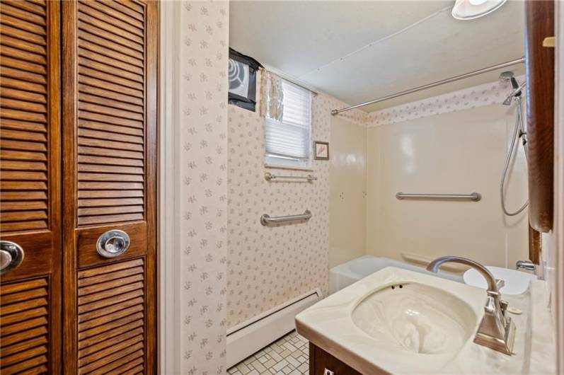 4614 Carroll St, Pittsburgh, PA 15224, 2 Bedrooms Bedrooms, 5 Rooms Rooms,1 BathroomBathrooms,Residential,For Sale,Carroll St,0,1711651
