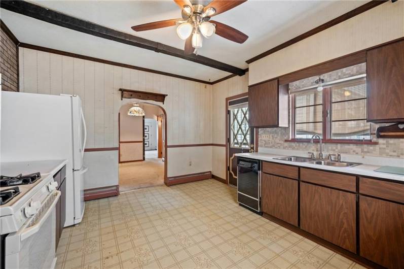 4614 Carroll St, Pittsburgh, PA 15224, 2 Bedrooms Bedrooms, 5 Rooms Rooms,1 BathroomBathrooms,Residential,For Sale,Carroll St,0,1711651