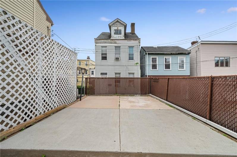 4614 Carroll St, Pittsburgh, PA 15224, 2 Bedrooms Bedrooms, 5 Rooms Rooms,1 BathroomBathrooms,Residential,For Sale,Carroll St,0,1711651