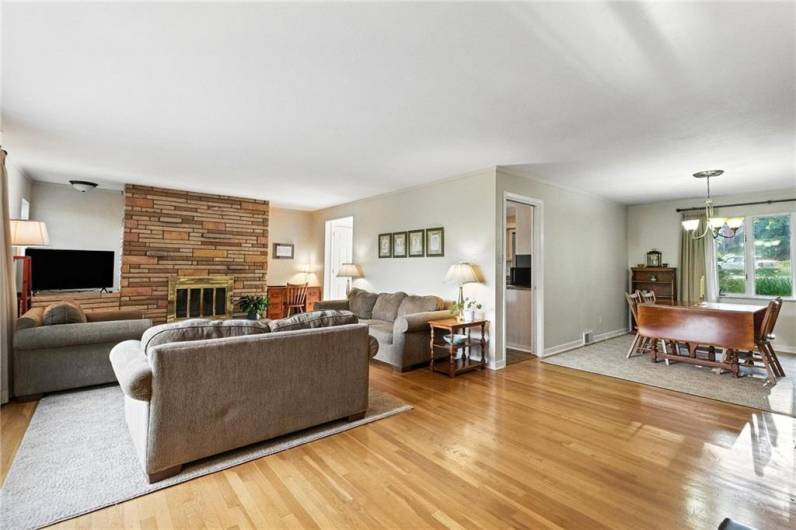 50 Alexander Place, Pittsburgh, PA 15243, 4 Bedrooms Bedrooms, 13 Rooms Rooms,3 BathroomsBathrooms,Residential,For Sale,Alexander Place,0,1711657