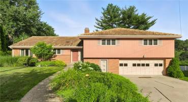 50 Alexander Place, Pittsburgh, PA 15243, 4 Bedrooms Bedrooms, 13 Rooms Rooms,3 BathroomsBathrooms,Residential,For Sale,Alexander Place,0,1711657