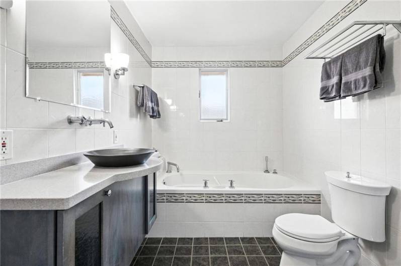 50 Alexander Place, Pittsburgh, PA 15243, 4 Bedrooms Bedrooms, 13 Rooms Rooms,3 BathroomsBathrooms,Residential,For Sale,Alexander Place,0,1711657