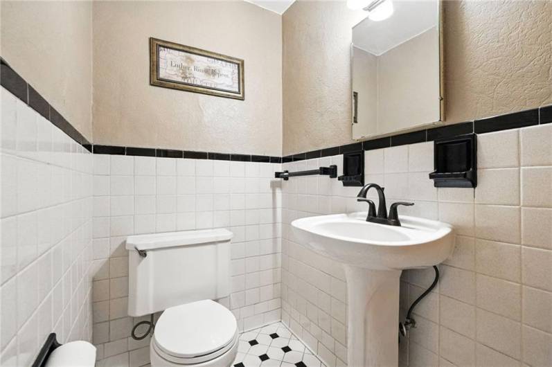 50 Alexander Place, Pittsburgh, PA 15243, 4 Bedrooms Bedrooms, 13 Rooms Rooms,3 BathroomsBathrooms,Residential,For Sale,Alexander Place,0,1711657