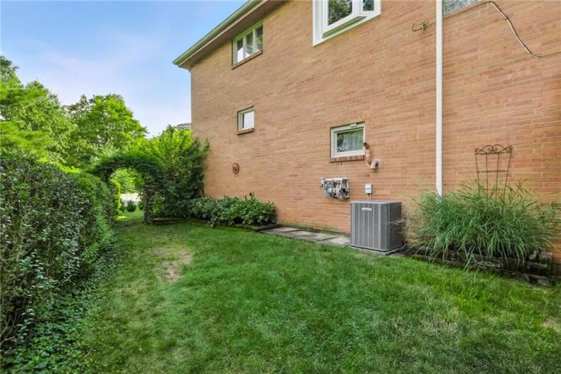 50 Alexander Place, Pittsburgh, PA 15243, 4 Bedrooms Bedrooms, 13 Rooms Rooms,3 BathroomsBathrooms,Residential,For Sale,Alexander Place,0,1711657