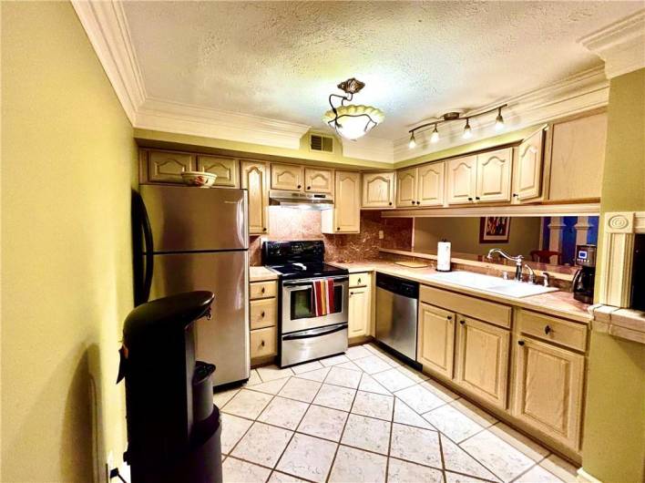 4007 Charlemagne Cir, Pittsburgh, PA 15237, 2 Bedrooms Bedrooms, 7 Rooms Rooms,2.1 BathroomsBathrooms,Residential,For Sale,Charlemagne Cir,1711659