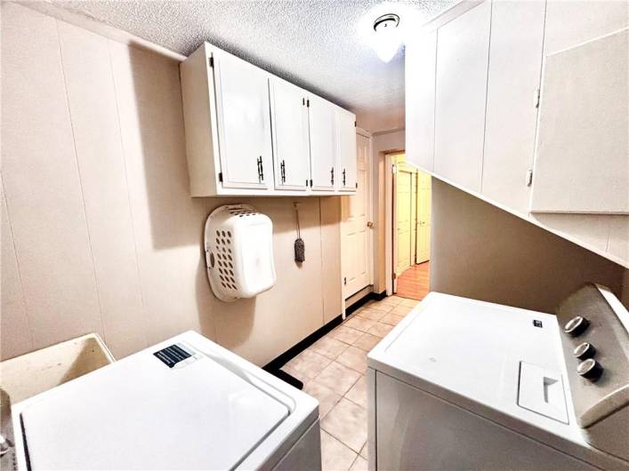4007 Charlemagne Cir, Pittsburgh, PA 15237, 2 Bedrooms Bedrooms, 7 Rooms Rooms,2.1 BathroomsBathrooms,Residential,For Sale,Charlemagne Cir,1711659