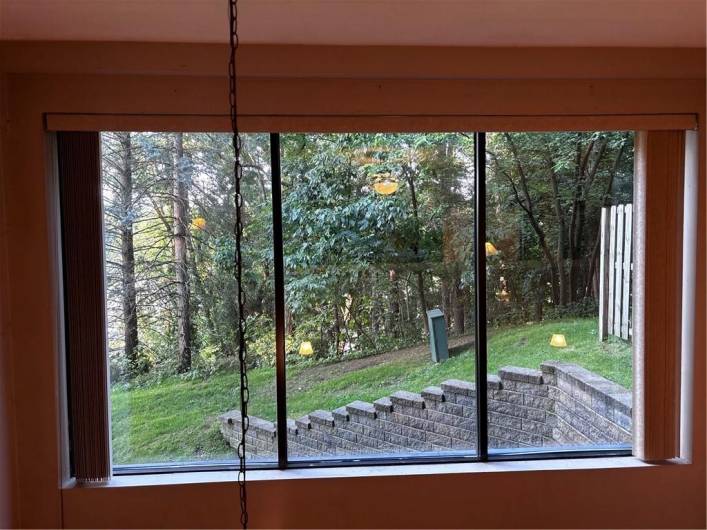 4007 Charlemagne Cir, Pittsburgh, PA 15237, 2 Bedrooms Bedrooms, 7 Rooms Rooms,2.1 BathroomsBathrooms,Residential,For Sale,Charlemagne Cir,1711659