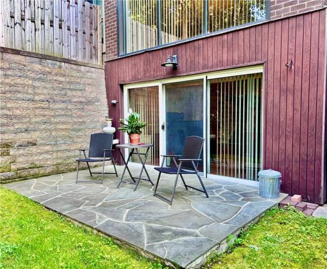 4007 Charlemagne Cir, Pittsburgh, PA 15237, 2 Bedrooms Bedrooms, 7 Rooms Rooms,2.1 BathroomsBathrooms,Residential,For Sale,Charlemagne Cir,1711659