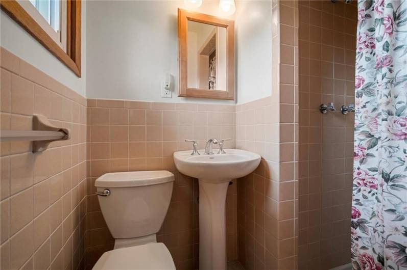 895 Christy Rd, Hermitage, PA 16148, 3 Bedrooms Bedrooms, 7 Rooms Rooms,2 BathroomsBathrooms,Residential,For Sale,Christy Rd,0,1711675