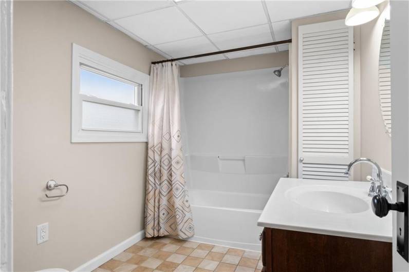 Full Bathroom on Second floor w/bedrooms