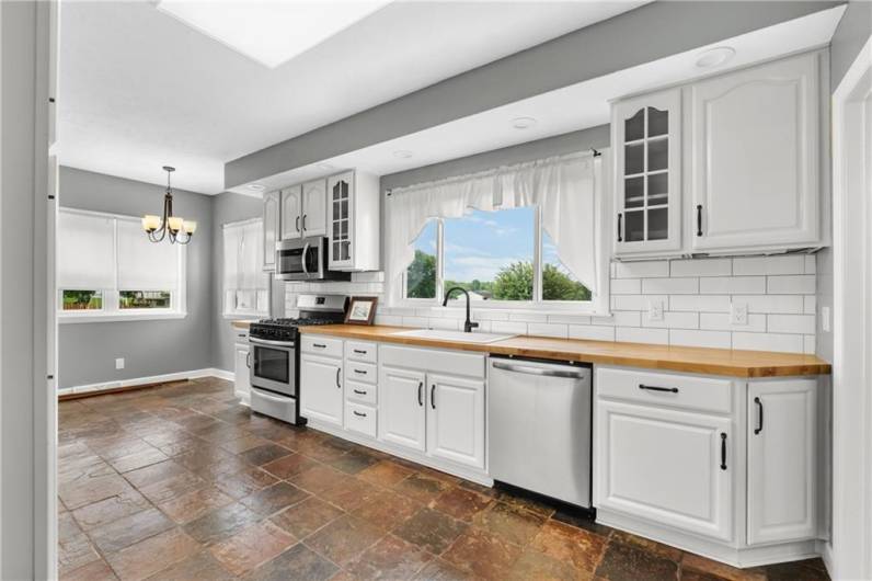 Ceramic/stone flooring*