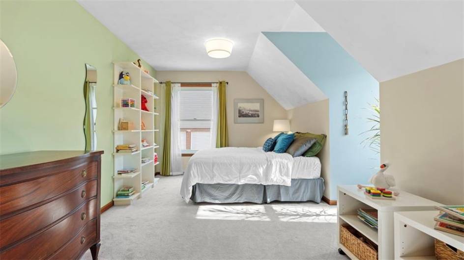 305 Jefferson St, Export, PA 15632, 5 Bedrooms Bedrooms, ,2.2 BathroomsBathrooms,Residential,For Sale,Jefferson St,0,1711679