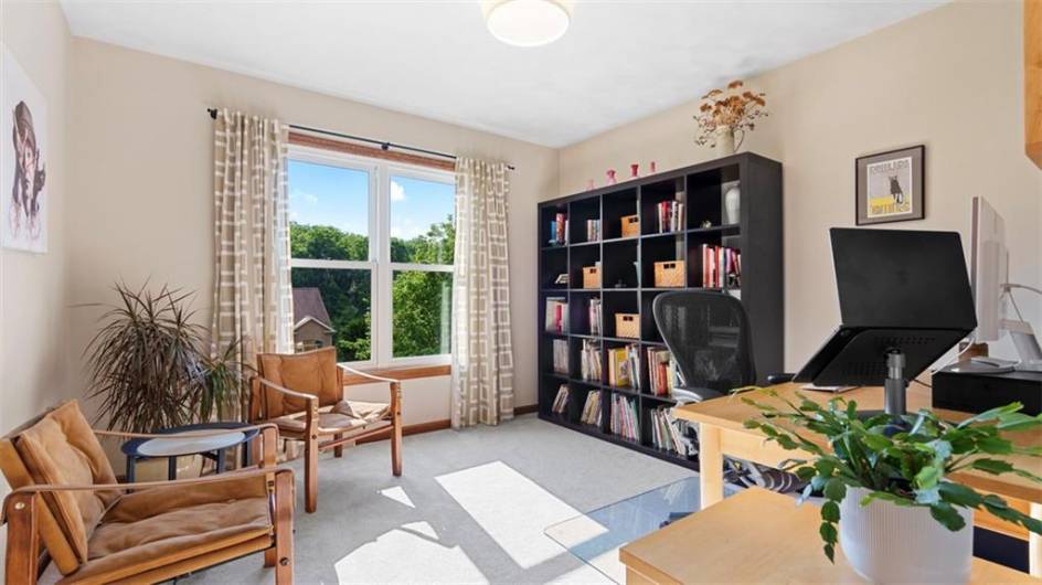 Bedroom 5/Office
