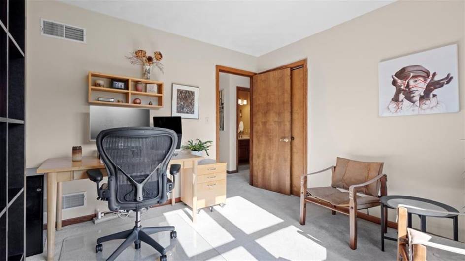 Bedroom 5/Office