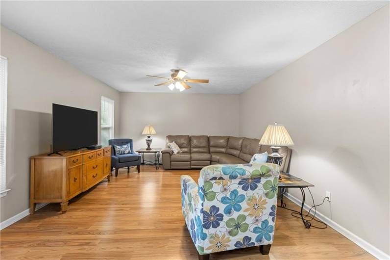 951 Castlegate Cir, Greensburg, PA 15601, 4 Bedrooms Bedrooms, 10 Rooms Rooms,2.1 BathroomsBathrooms,Residential,For Sale,Castlegate Cir,0,1711683