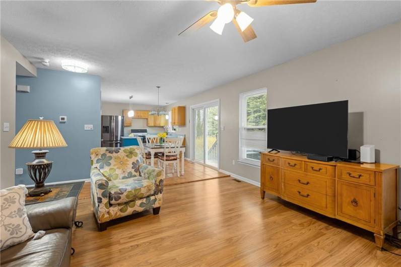 951 Castlegate Cir, Greensburg, PA 15601, 4 Bedrooms Bedrooms, 10 Rooms Rooms,2.1 BathroomsBathrooms,Residential,For Sale,Castlegate Cir,0,1711683