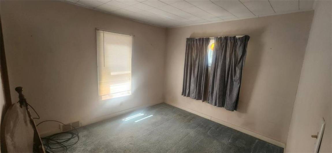 722 Crescent Avenue, Ellwood City, PA 16117, 2 Bedrooms Bedrooms, 6 Rooms Rooms,1 BathroomBathrooms,Residential,For Sale,Crescent Avenue,0,1711701