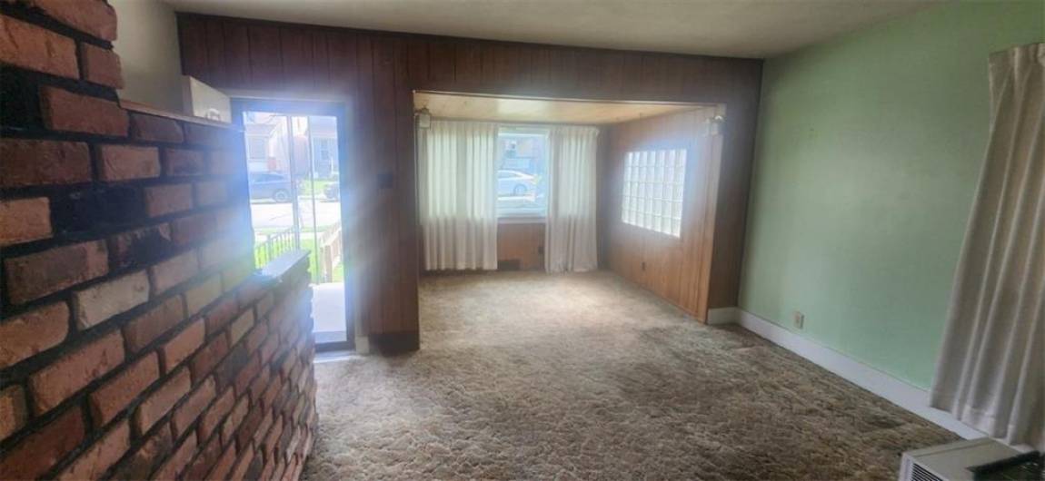 722 Crescent Avenue, Ellwood City, PA 16117, 2 Bedrooms Bedrooms, 6 Rooms Rooms,1 BathroomBathrooms,Residential,For Sale,Crescent Avenue,0,1711701
