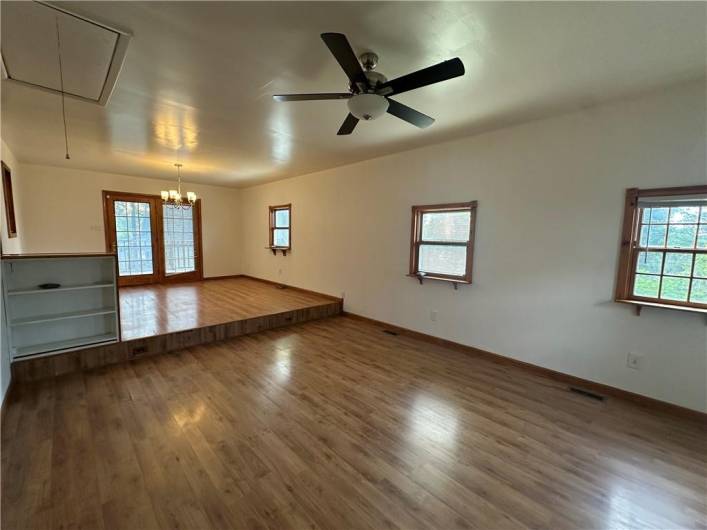 3323 Leechburg Road, Lower Burrell, PA 15068, 4 Bedrooms Bedrooms, 12 Rooms Rooms,1 BathroomBathrooms,Residential,For Sale,Leechburg Road,1711702