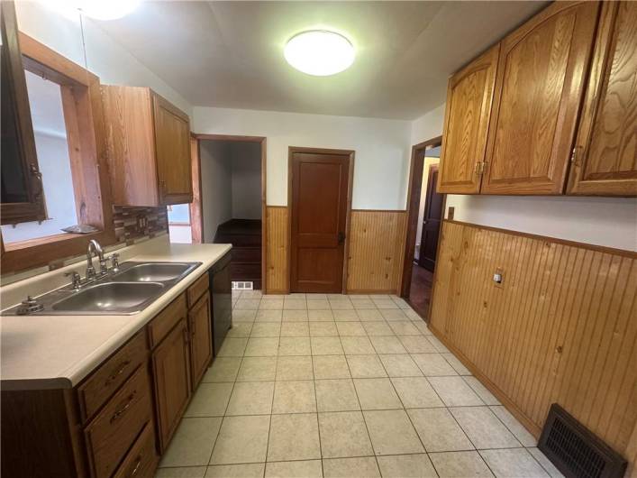 3323 Leechburg Road, Lower Burrell, PA 15068, 4 Bedrooms Bedrooms, 12 Rooms Rooms,1 BathroomBathrooms,Residential,For Sale,Leechburg Road,1711702