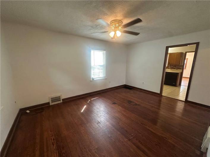 3323 Leechburg Road, Lower Burrell, PA 15068, 4 Bedrooms Bedrooms, 12 Rooms Rooms,1 BathroomBathrooms,Residential,For Sale,Leechburg Road,1711702