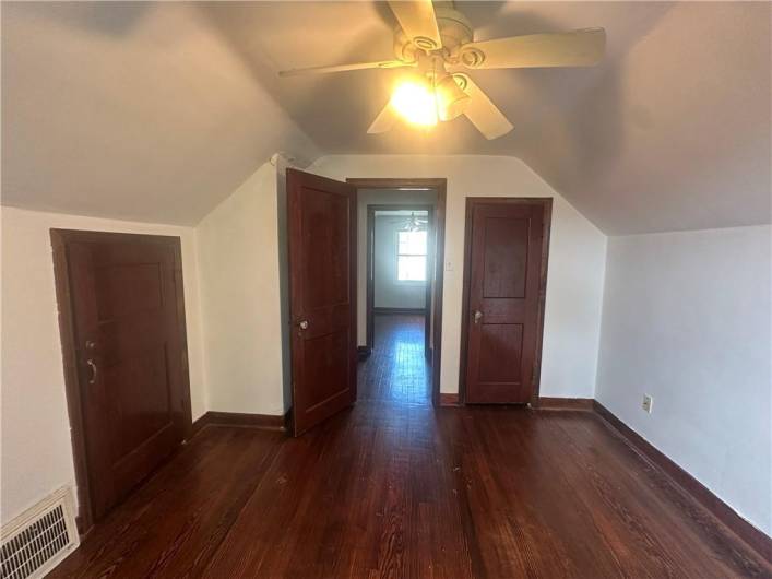 3323 Leechburg Road, Lower Burrell, PA 15068, 4 Bedrooms Bedrooms, 12 Rooms Rooms,1 BathroomBathrooms,Residential,For Sale,Leechburg Road,1711702
