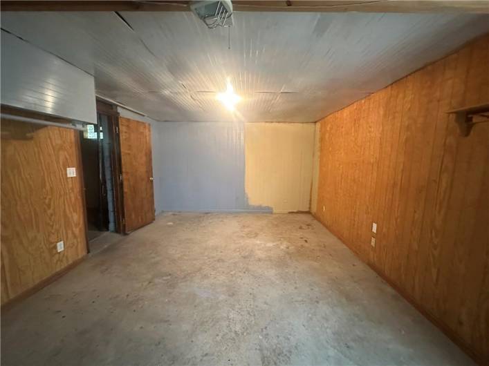 3323 Leechburg Road, Lower Burrell, PA 15068, 4 Bedrooms Bedrooms, 12 Rooms Rooms,1 BathroomBathrooms,Residential,For Sale,Leechburg Road,1711702