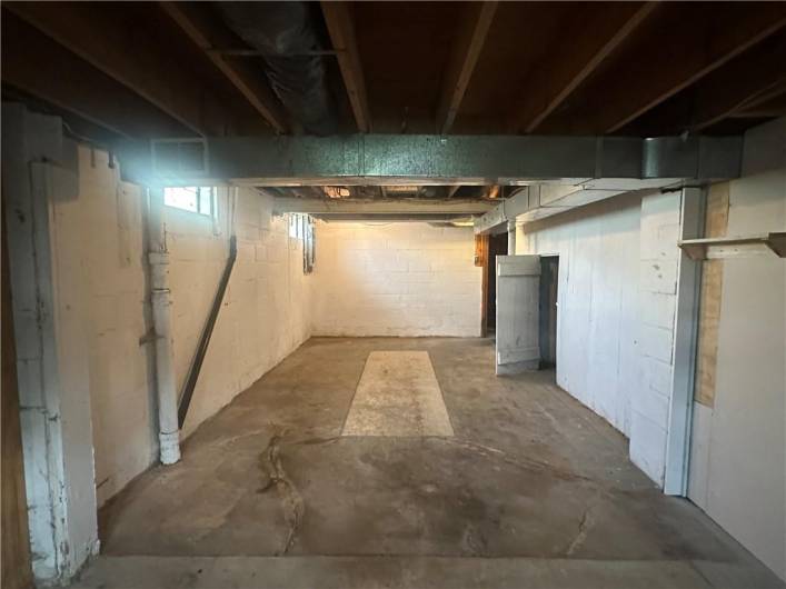 3323 Leechburg Road, Lower Burrell, PA 15068, 4 Bedrooms Bedrooms, 12 Rooms Rooms,1 BathroomBathrooms,Residential,For Sale,Leechburg Road,1711702