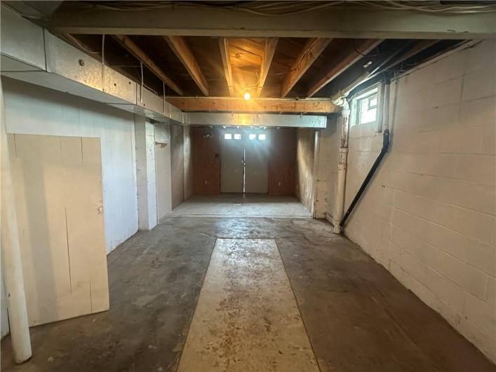 3323 Leechburg Road, Lower Burrell, PA 15068, 4 Bedrooms Bedrooms, 12 Rooms Rooms,1 BathroomBathrooms,Residential,For Sale,Leechburg Road,1711702