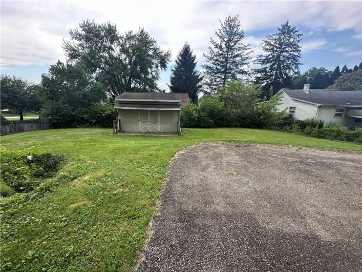 3323 Leechburg Road, Lower Burrell, PA 15068, 4 Bedrooms Bedrooms, 12 Rooms Rooms,1 BathroomBathrooms,Residential,For Sale,Leechburg Road,1711702