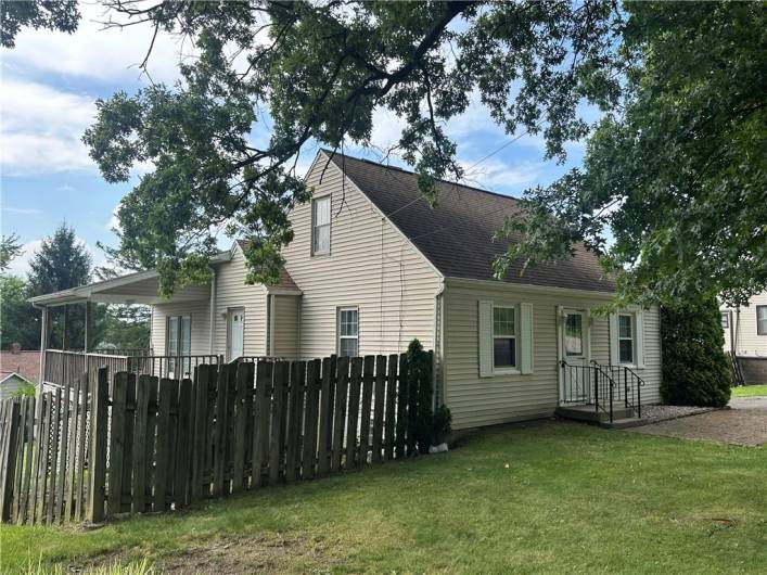 3323 Leechburg Road, Lower Burrell, PA 15068, 4 Bedrooms Bedrooms, 12 Rooms Rooms,1 BathroomBathrooms,Residential,For Sale,Leechburg Road,1711702