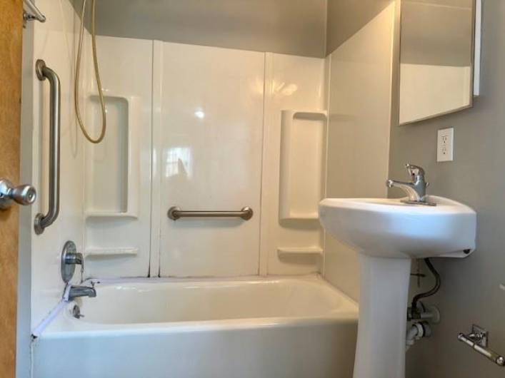 107 Jefferson Dr, Clairton, PA 15025, 3 Bedrooms Bedrooms, ,1 BathroomBathrooms,Residential,For Sale,Jefferson Dr,1711703