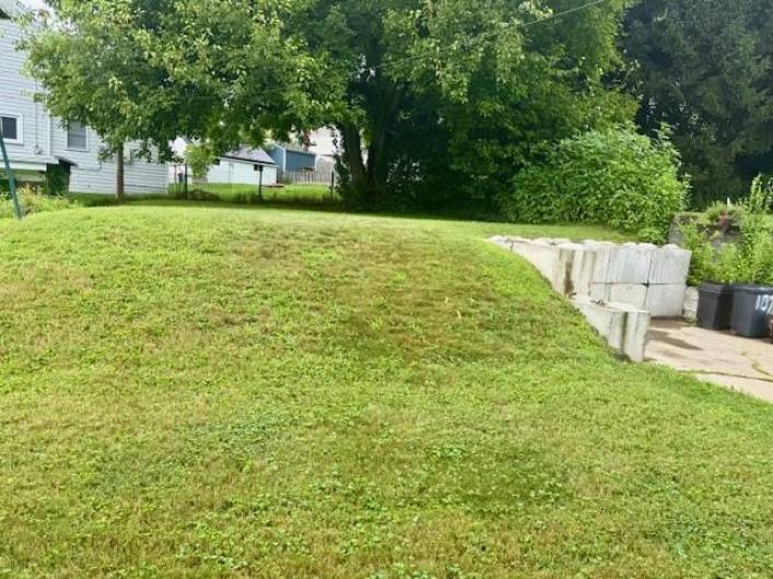 107 Jefferson Dr, Clairton, PA 15025, 3 Bedrooms Bedrooms, ,1 BathroomBathrooms,Residential,For Sale,Jefferson Dr,1711703