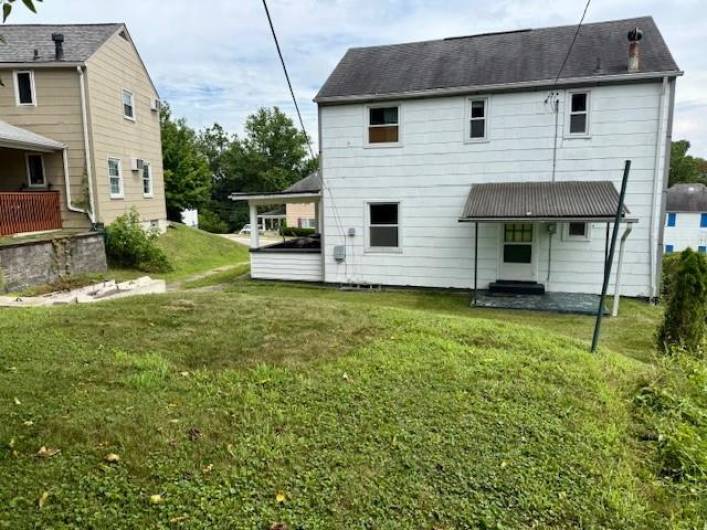 107 Jefferson Dr, Clairton, PA 15025, 3 Bedrooms Bedrooms, ,1 BathroomBathrooms,Residential,For Sale,Jefferson Dr,1711703
