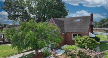 445 Jenne Dr, Pittsburgh, PA 15236, 3 Bedrooms Bedrooms, 9 Rooms Rooms,3 BathroomsBathrooms,Residential,For Sale,Jenne Dr,0,1711704