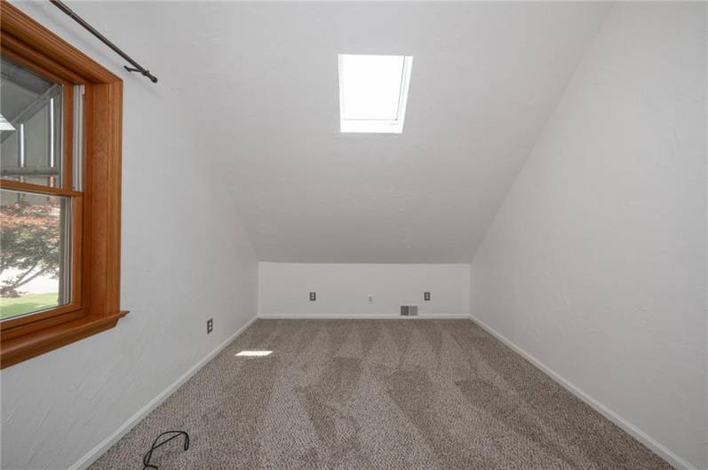445 Jenne Dr, Pittsburgh, PA 15236, 3 Bedrooms Bedrooms, 9 Rooms Rooms,3 BathroomsBathrooms,Residential,For Sale,Jenne Dr,0,1711704