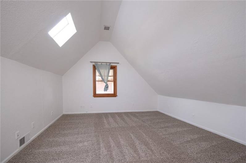 445 Jenne Dr, Pittsburgh, PA 15236, 3 Bedrooms Bedrooms, 9 Rooms Rooms,3 BathroomsBathrooms,Residential,For Sale,Jenne Dr,0,1711704