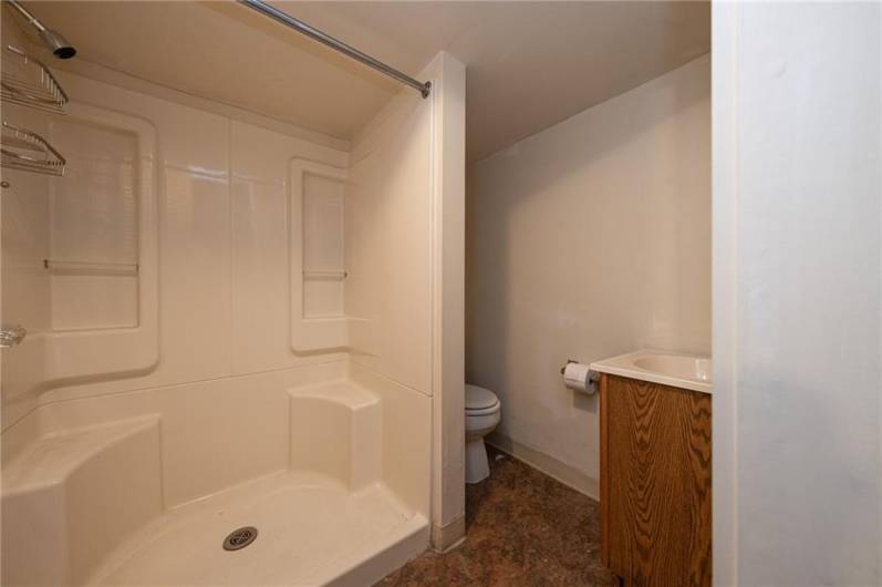 445 Jenne Dr, Pittsburgh, PA 15236, 3 Bedrooms Bedrooms, 9 Rooms Rooms,3 BathroomsBathrooms,Residential,For Sale,Jenne Dr,0,1711704