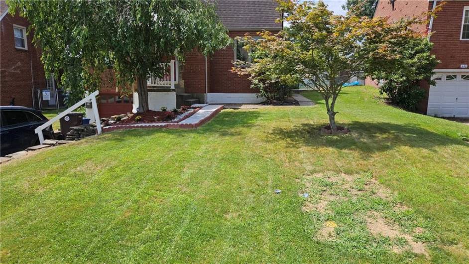445 Jenne Dr, Pittsburgh, PA 15236, 3 Bedrooms Bedrooms, 9 Rooms Rooms,3 BathroomsBathrooms,Residential,For Sale,Jenne Dr,0,1711704