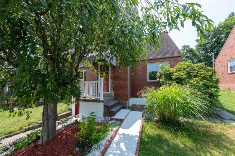 445 Jenne Dr, Pittsburgh, PA 15236, 3 Bedrooms Bedrooms, 9 Rooms Rooms,3 BathroomsBathrooms,Residential,For Sale,Jenne Dr,0,1711704