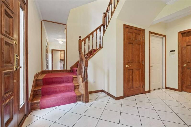 120 Canterbury Ln, McMurray, PA 15317, 3 Bedrooms Bedrooms, 11 Rooms Rooms,3 BathroomsBathrooms,Residential,For Sale,Canterbury Ln,1711708