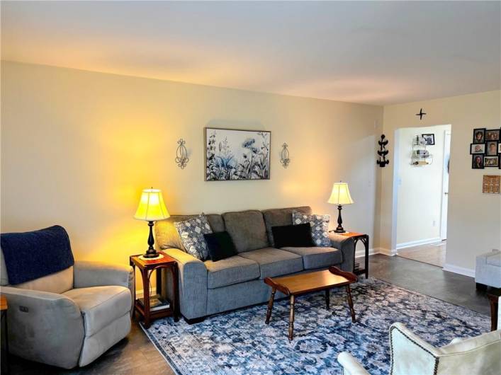 195 Rural Ave, Washington, PA 15301, 2 Bedrooms Bedrooms, 7 Rooms Rooms,1 BathroomBathrooms,Residential,For Sale,Rural Ave,0,1711711
