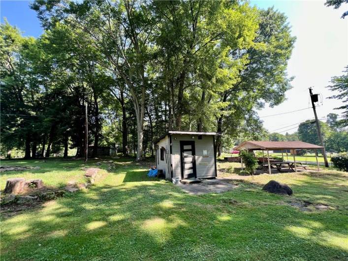 963 Kings Chapel Rd, New Castle, PA 16105, 3 Bedrooms Bedrooms, 7 Rooms Rooms,2 BathroomsBathrooms,Residential,For Sale,Kings Chapel Rd,1711720