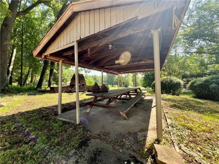 963 Kings Chapel Rd, New Castle, PA 16105, 3 Bedrooms Bedrooms, 7 Rooms Rooms,2 BathroomsBathrooms,Residential,For Sale,Kings Chapel Rd,1711720