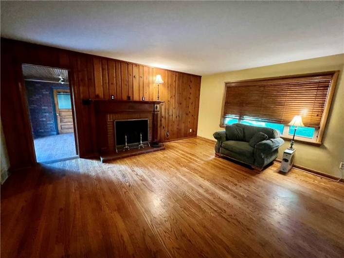963 Kings Chapel Rd, New Castle, PA 16105, 3 Bedrooms Bedrooms, 7 Rooms Rooms,2 BathroomsBathrooms,Residential,For Sale,Kings Chapel Rd,1711720