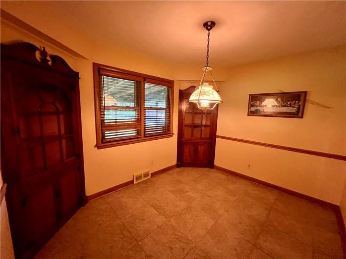 963 Kings Chapel Rd, New Castle, PA 16105, 3 Bedrooms Bedrooms, 7 Rooms Rooms,2 BathroomsBathrooms,Residential,For Sale,Kings Chapel Rd,1711720