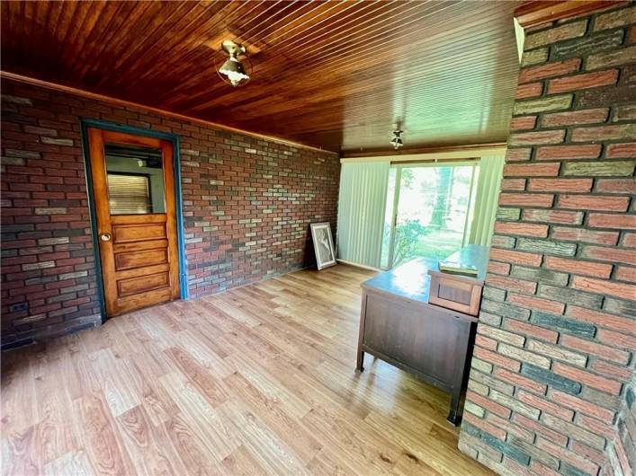 963 Kings Chapel Rd, New Castle, PA 16105, 3 Bedrooms Bedrooms, 7 Rooms Rooms,2 BathroomsBathrooms,Residential,For Sale,Kings Chapel Rd,1711720