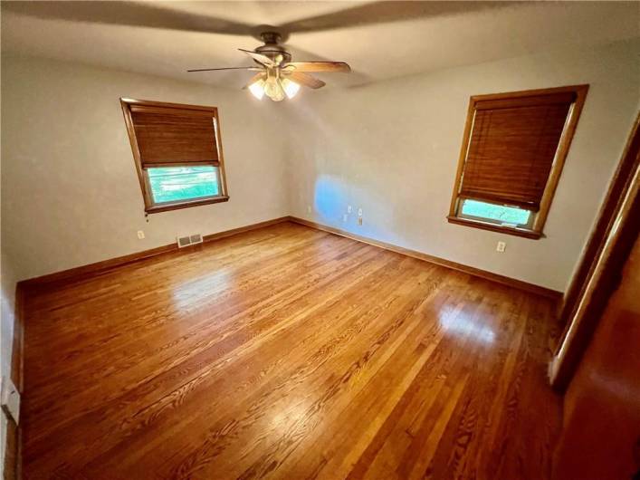 963 Kings Chapel Rd, New Castle, PA 16105, 3 Bedrooms Bedrooms, 7 Rooms Rooms,2 BathroomsBathrooms,Residential,For Sale,Kings Chapel Rd,1711720