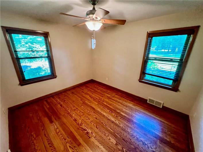 963 Kings Chapel Rd, New Castle, PA 16105, 3 Bedrooms Bedrooms, 7 Rooms Rooms,2 BathroomsBathrooms,Residential,For Sale,Kings Chapel Rd,1711720